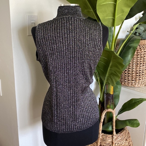 Nina Patrick Silver sleeveless turtleneck top - Picture 3 of 6